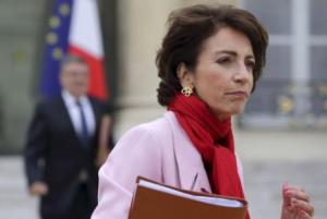 Marisol-Touraine-2_630x421-599380-470x315-1