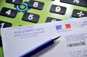 605074_0203002423610_web_tete