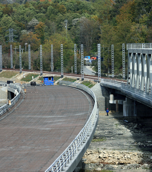 1962883-la-route-la-plus-chere-du-monde-pour-atteindre-les-pistes-de-ski